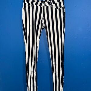 Iris Monochrome Striped Apparel